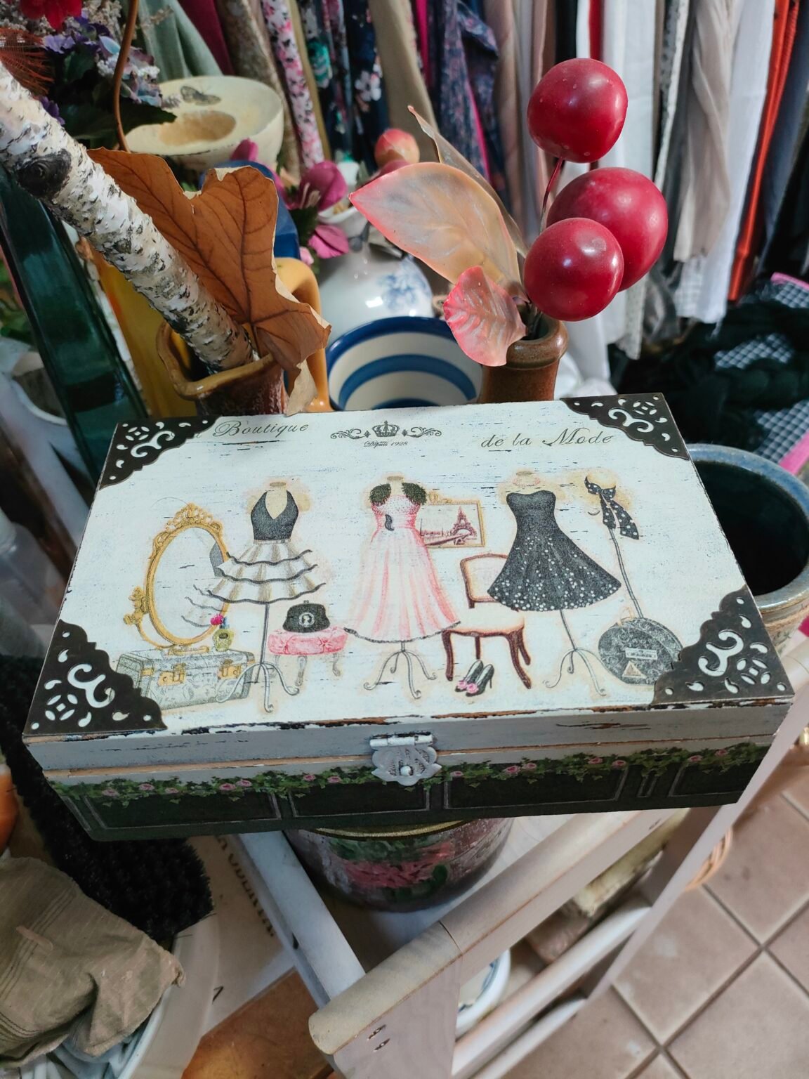 кутия мода