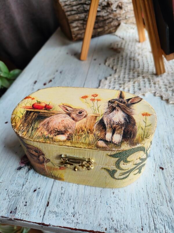 кутия зайчета Великден