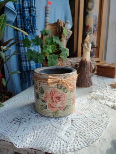 кашпа с чаени рози