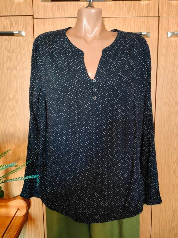 Блуза черна с бели точки