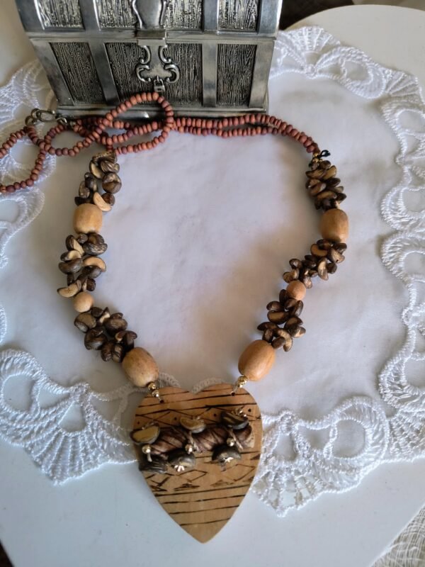 Дървен гердан